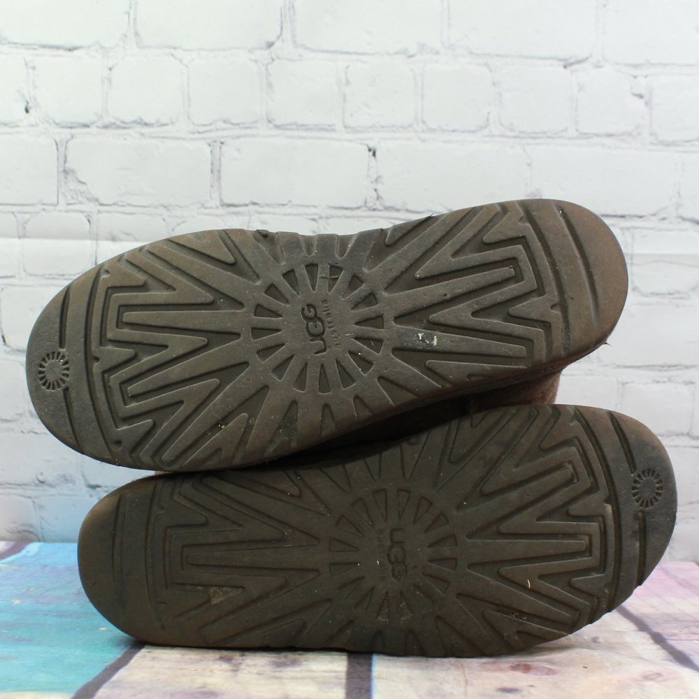 UGG Classic Short Twinface Sheepskin Brown Suede Winter Boots Size 8 - Picture 9 of 9